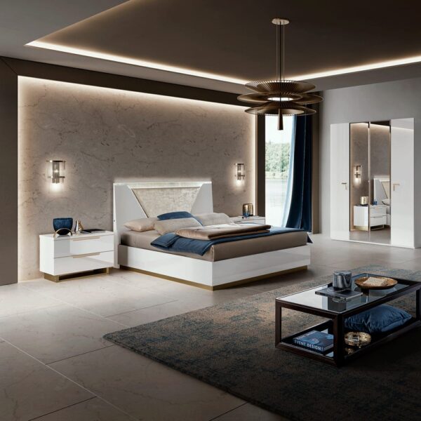 Royal Interiors Wooden Bedroom Set