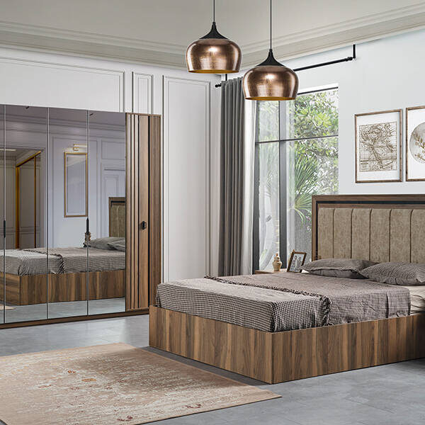 Royal Interiors Wooden Bedroom Set